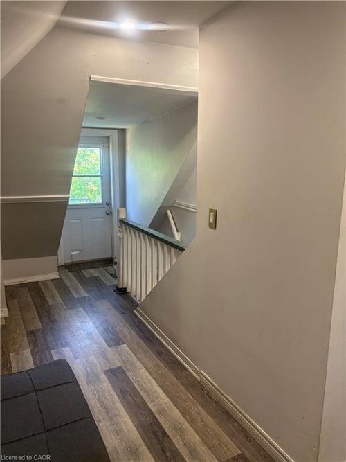 3-285 Hess St S, Hamilton, ON, L8P3P6 | Card Image