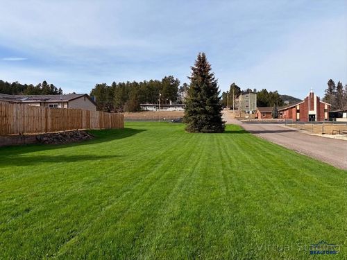 418 Harney St, Custer, SD, 57730-1515 | Card Image