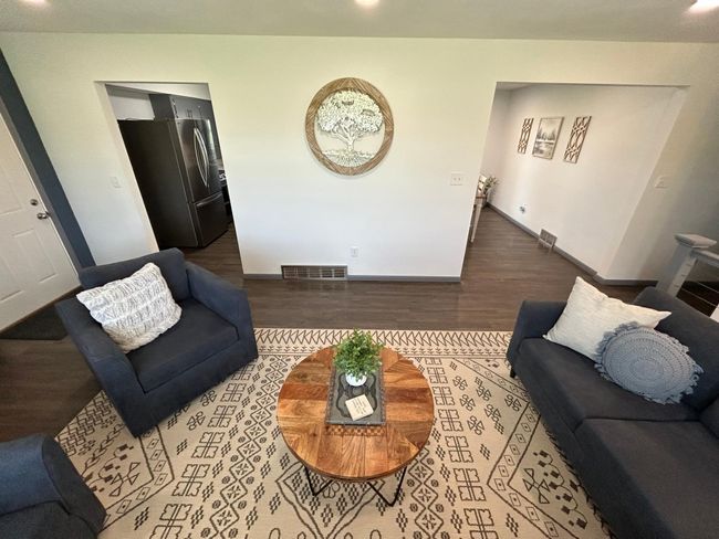 Living Room | Image 11