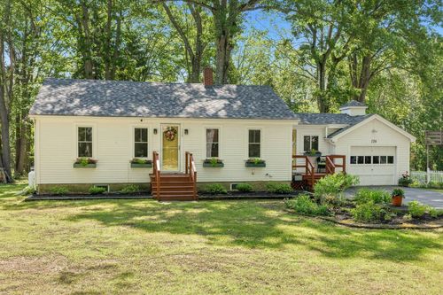 136 Martin Rd, Kittery, ME, 03904-1013 | Card Image