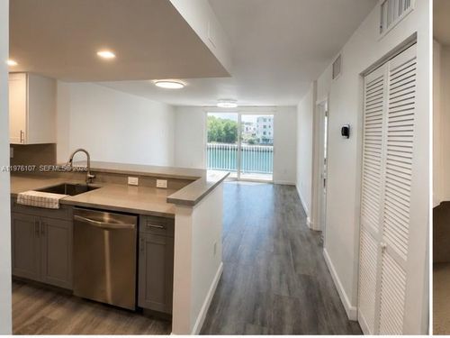 206-4000 Ne 170th St, North Miami Beach, FL, 33160-3138 | Card Image