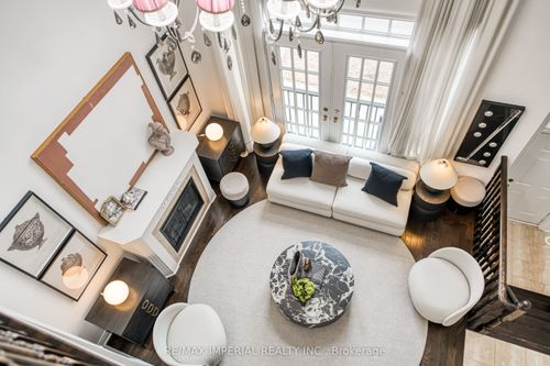 21 Mackenzie'S Stand Ave, Unionville, ON, L6G0C4 | Card Image