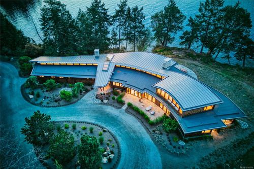3200 Clam Bay Rd, Pender Island, BC, V0N2M1 | Card Image