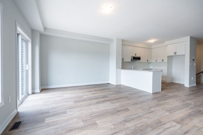 189 Lormont Blvd, House attached with 3 bedrooms, 3 bathrooms and 1 parking in Stoney Creek ON | Image 14