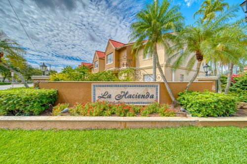 h-18326 Nw 68th Ave, Hialeah, FL, 33015-3425 | Card Image