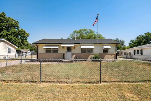758 N Doris St, Wichita, KS, 67212-2664 | Card Image