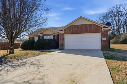 104 Bataleur Ct, Huntsville, AL, 35811-8098 | Card Image