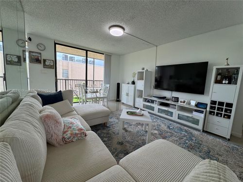 apt-501-3550 Blue Lake Dr, Pompano Beach, FL, 33064-2059 | Card Image