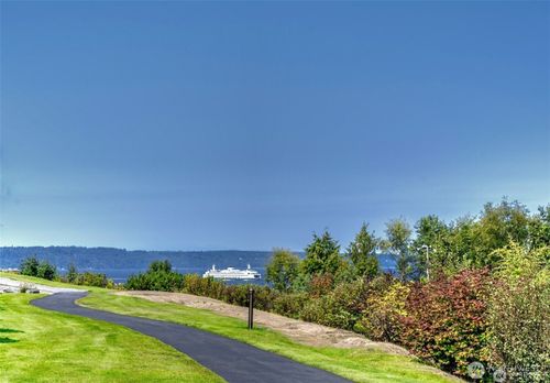 105-61 Pine St, Edmonds, WA, 98020-7238 | Card Image