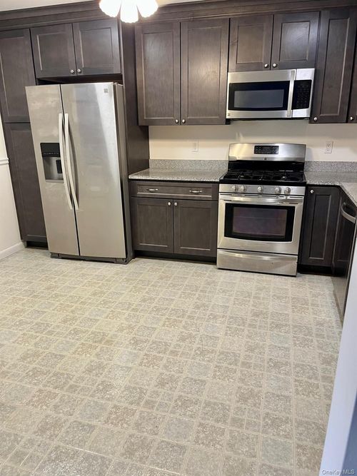 1102 Scenic Ln, Poughkeepsie, NY, 12603-6977 | Card Image