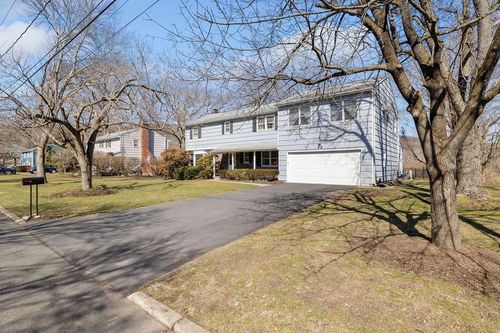 6 Marian Dr, Montebello, NY, 10901-3708 | Card Image