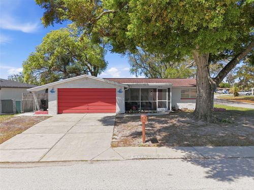 9825 Lakeside Ln, PORT RICHEY, FL, 34668-4062 | Card Image