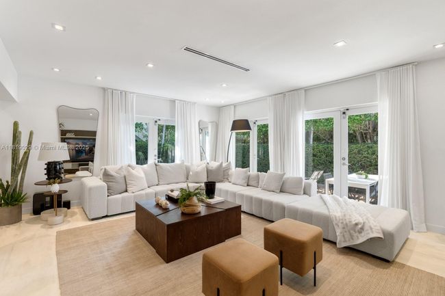 800 E Dilido Dr, House other with 3 bedrooms, 3 bathrooms and null parking in Miami Beach FL | Image 5