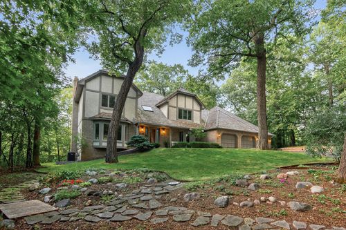 2200 Essex Rd, Minnetonka, MN, 55305-2251 | Card Image