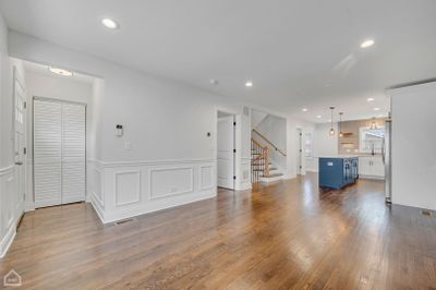 7252 S Sawyer Avenue, House other with 3 bedrooms, 3 bathrooms and 2 parking in Chicago IL | Image 3