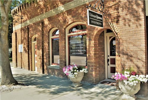 214 Pine St, Okanogan, WA, 98840 | Card Image