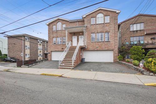 a-220 Cliff St, Cliffside Park, NJ, 07010-1409 | Card Image