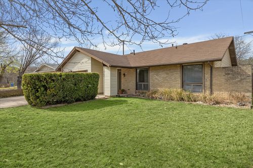 6702 Langston Dr, Austin, TX, 78723-2216 | Card Image