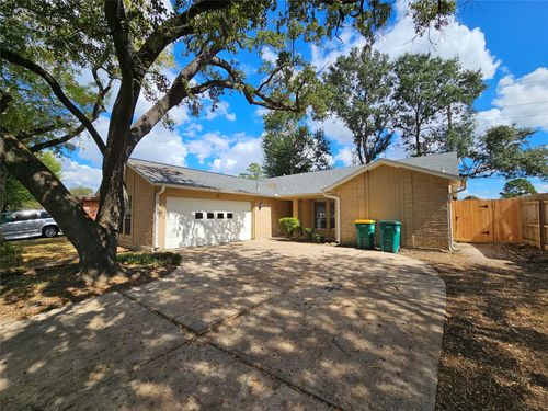 8314 Streamside Dr, Houston, TX, 77088-2713 | Card Image