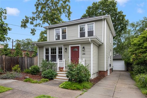 204 8th St, Providence, RI, 02906-5001 | Card Image