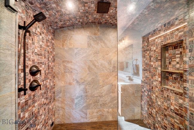 Walk in steam shower | Image 24