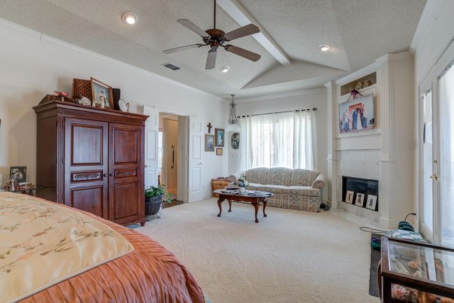 14101 E Fm 1527, Home with 3 bedrooms, 4 bathrooms and null parking in Lorenzo TX | Image 20