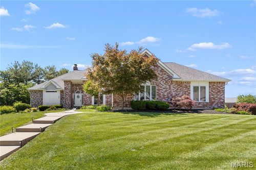 52 Moorings Dr, Lake St Louis, MO, 63367-2071 | Card Image