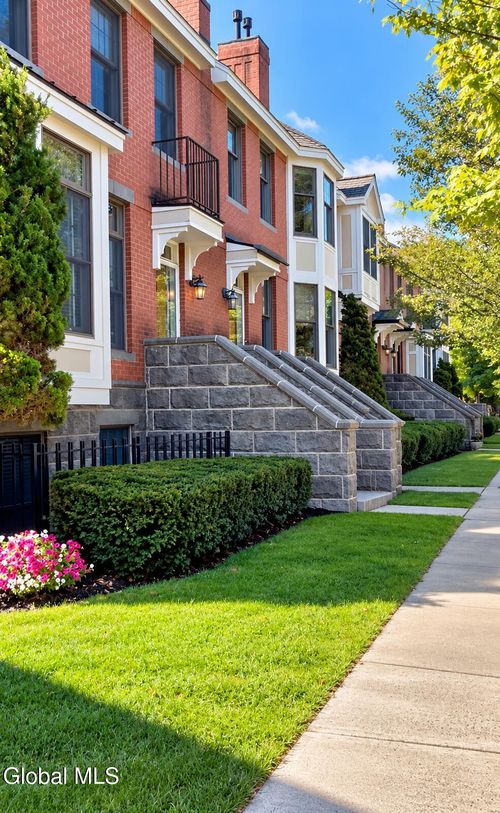150 High Rock Ave, Saratoga Springs, NY, 12866-2437 | Card Image