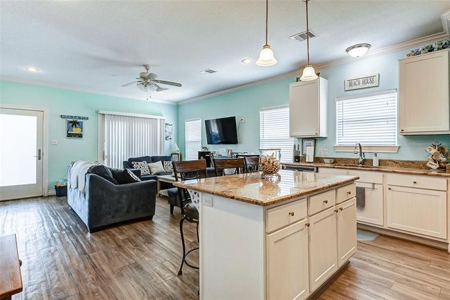881 Buell, House other with 3 bedrooms, 2 bathrooms and null parking in Crystal Beach TX | Image 7