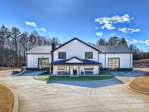 1525 Shinnville Rd, Cleveland, NC, 27013-8716 | Card Image