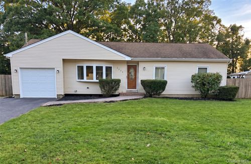 2230 Louis Kossuth Avenue, Islip, NY, 11779 | Card Image