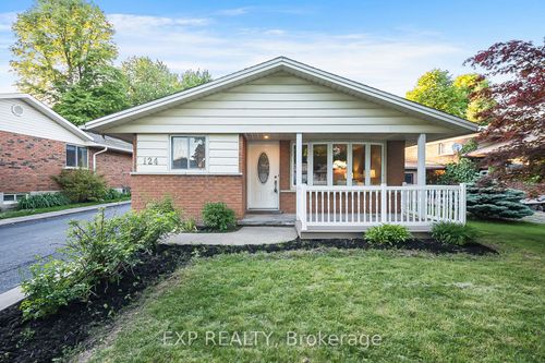 124 Dunsmere Dr, Kitchener, ON, N2E1V7 | Card Image