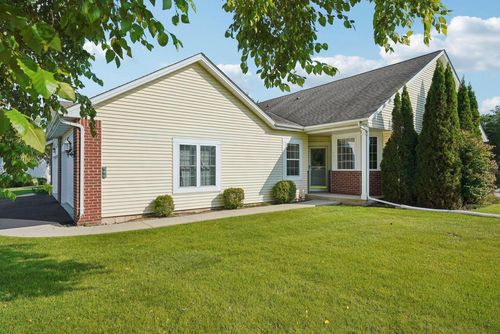 993 Niagara Court, Port Washington, WI, 53074 | Card Image