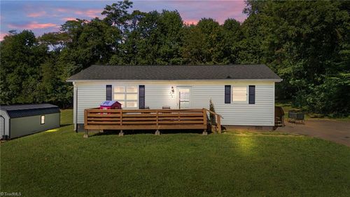 253 Fowler Cir, Dobson, NC, 27017-8543 | Card Image