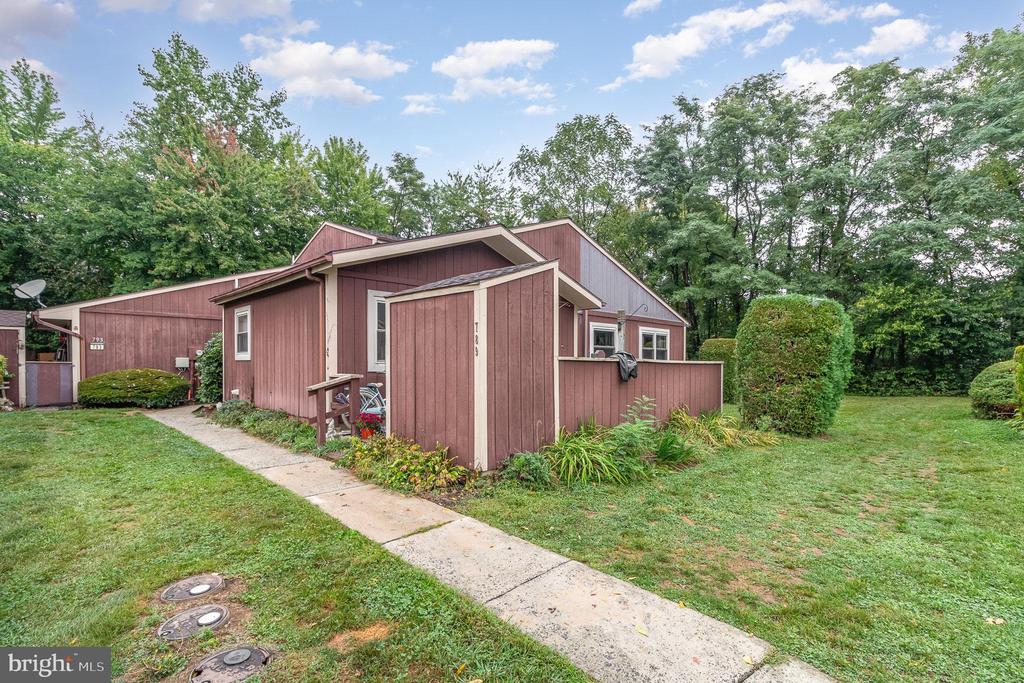Lee Ln, Enola, PA 17025