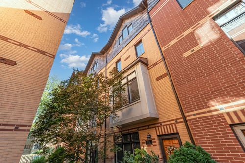 1022 Alexander Ln, Oak Park, IL, 60302-4444 | Card Image