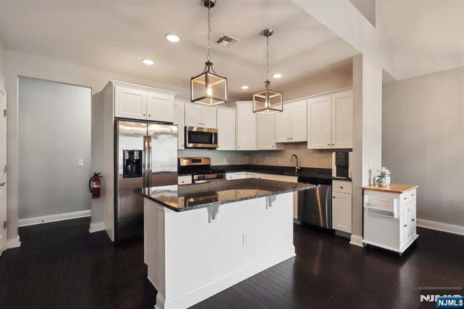 28 Elston Ct, Townhouse with 2 bedrooms, 3 bathrooms and null parking in Haskell NJ | Image 16