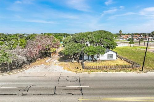 502 N Commercial St, Aransas Pass, TX, 78336-2764 | Card Image