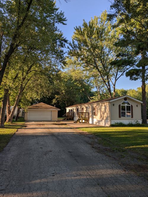 642 W Bergera Rd, Braidwood, IL, 60408-1653 | Card Image
