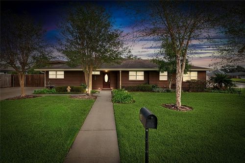 335 Saint Nicholas St, Luling, LA, 70070-5235 | Card Image