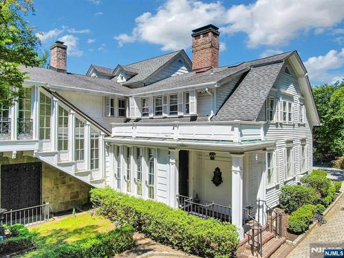 9 E Saddle River Rd, Saddle River, NJ, 07458-3204 | Card Image