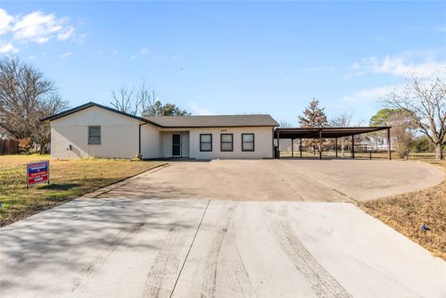 204 Thomas St, Joshua, TX, 76058-3172 | Card Image