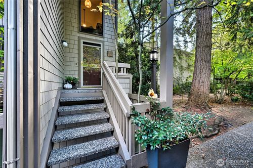 apt-e204-13730 15th Ave Ne, Seattle, WA, 98125-8414 | Card Image