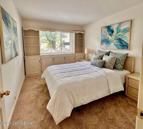 1h-161 Thierman Ln, Louisville, KY, 40207-5054 | Card Image