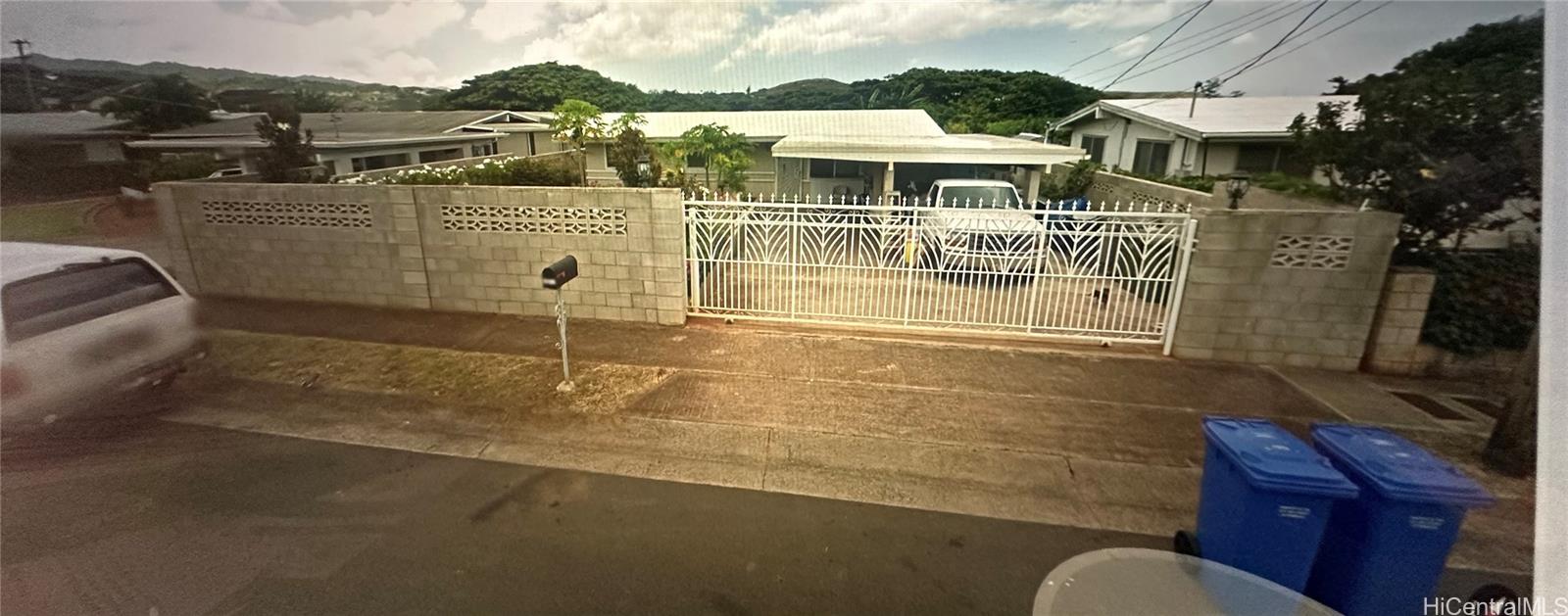 Hulumanu St, Aiea, HI 96701