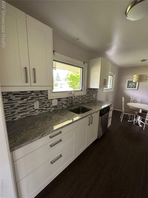 7089 Merrybrook, West Bloomfield, MI, 48322-4065 | Card Image
