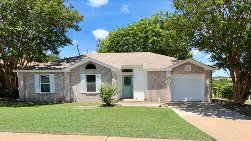 505 Robertstown Rd, Copperas Cove, TX, 76522-1005 | Card Image
