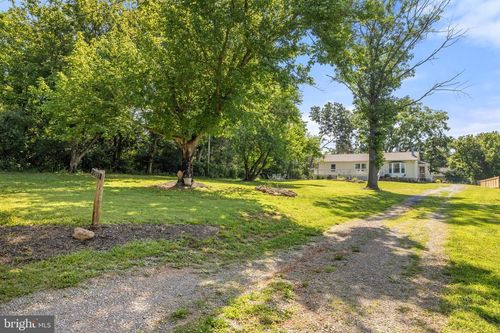 381 Youngs Dr, FRONT ROYAL, VA, 22630-4459 | Card Image