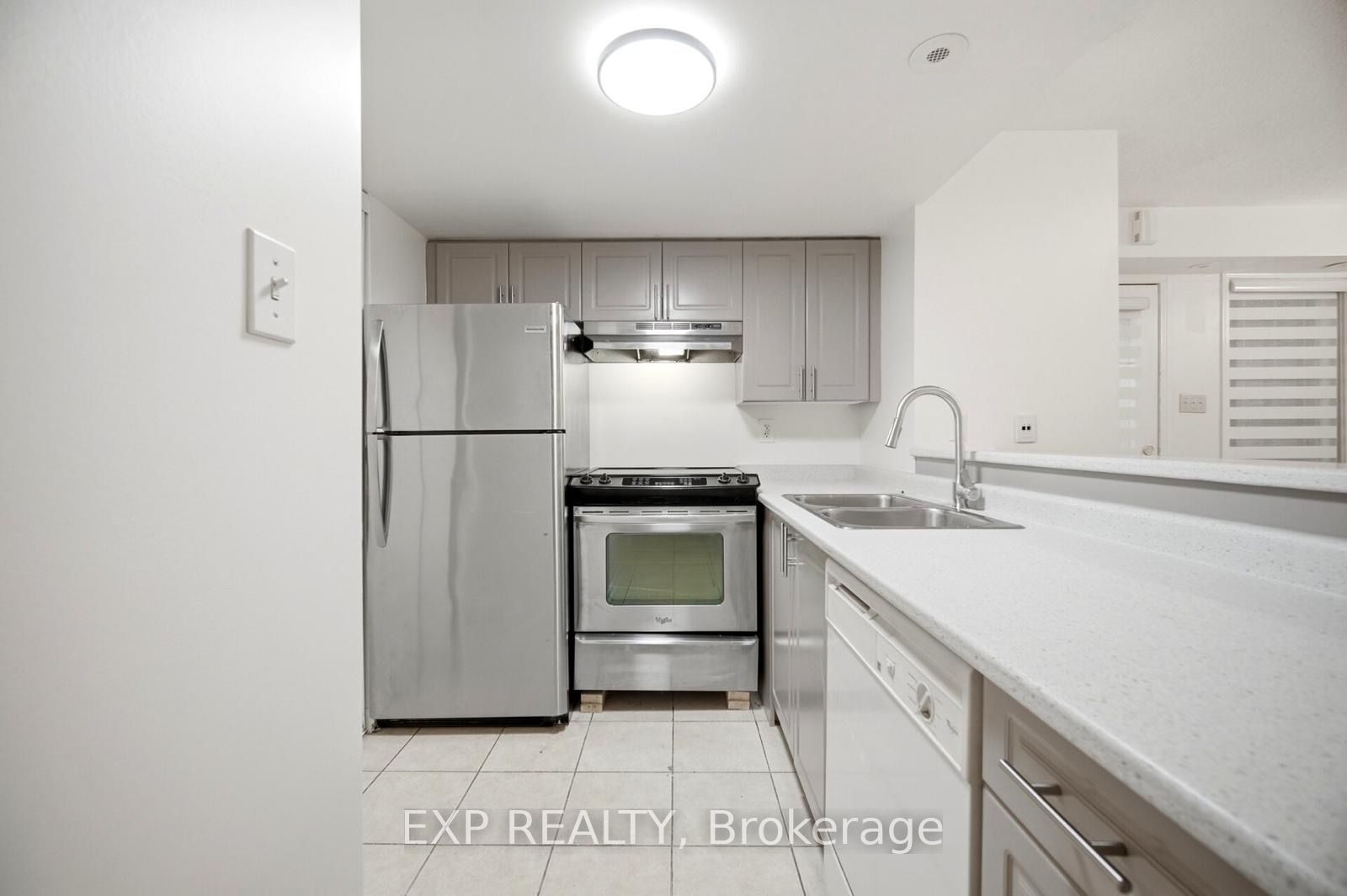Residential Lease in Toronto E11 2