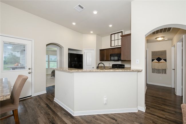 817 Mockingbird St, House other with 3 bedrooms, 2 bathrooms and null parking in Navasota TX | Image 14